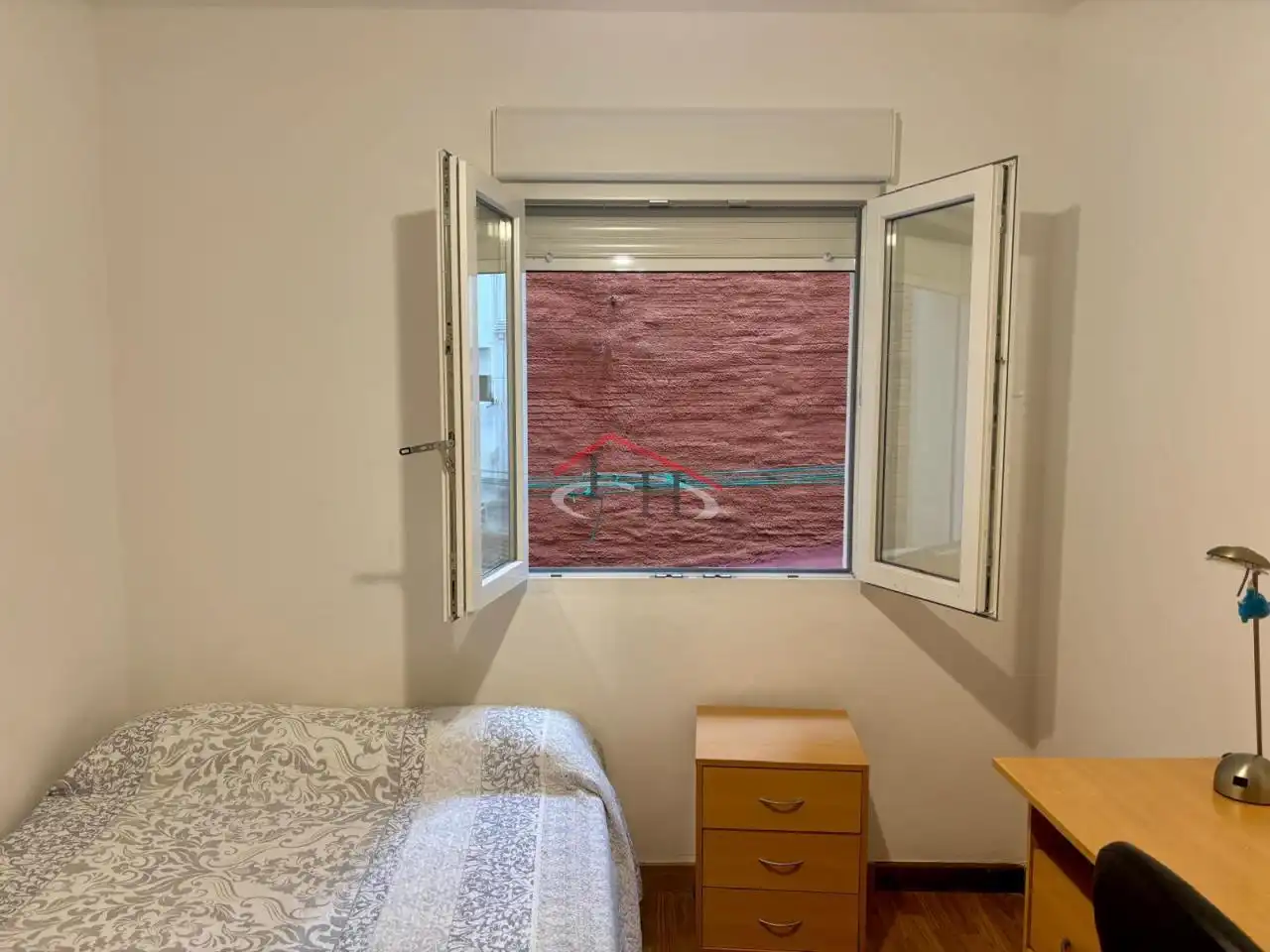 Habitación de Piso en venta en León Capital  con Calefacción, Trastero y Amueblado