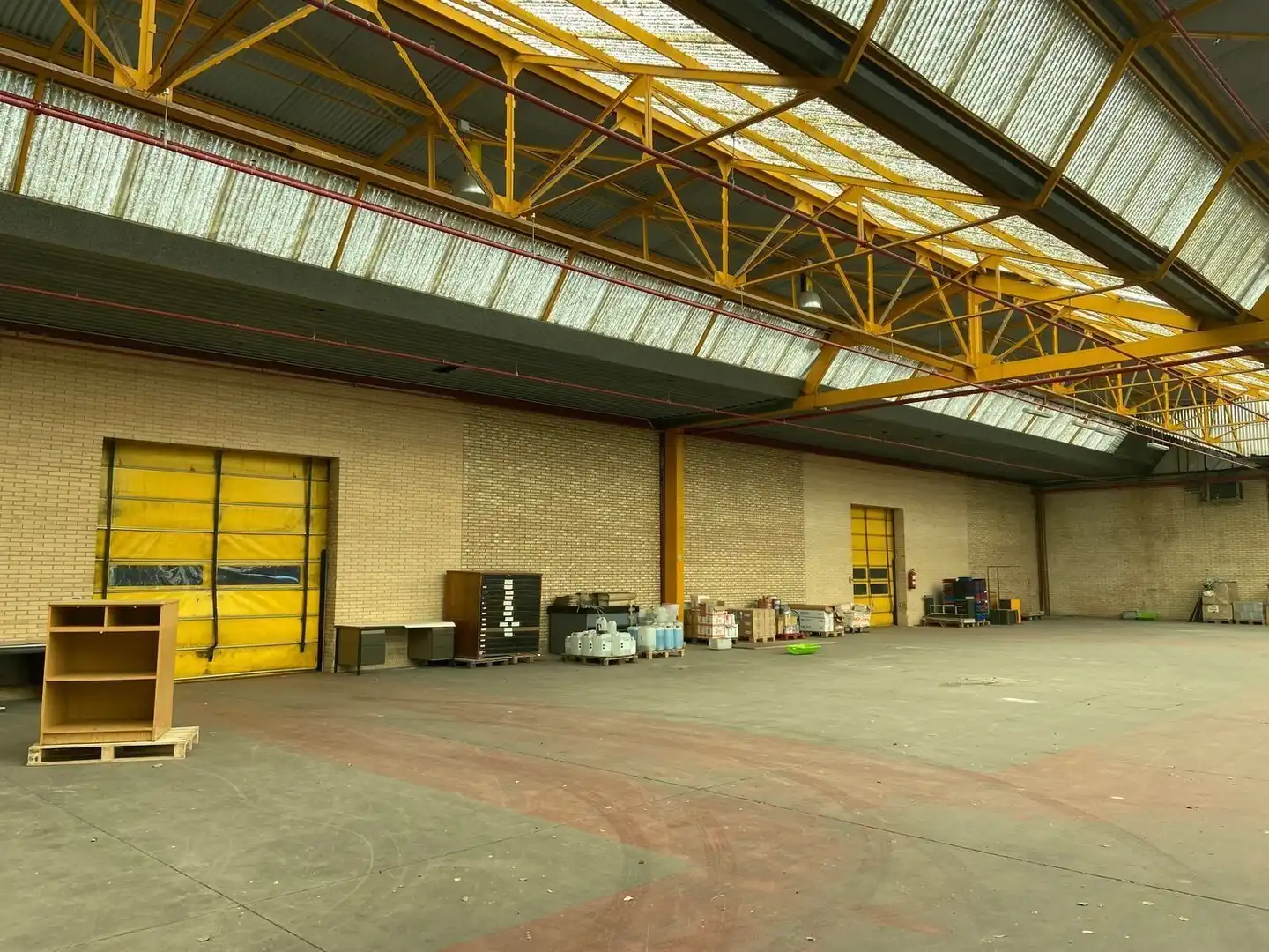 Nau industrial de lloguer en León Capital 