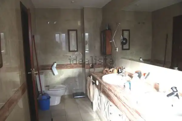 Baño de Casa adosada en venta en Melilla con Aire acondicionado, Jardín privado y Parquet