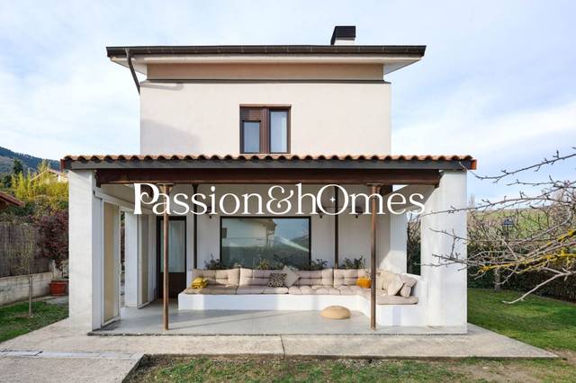 Casa-chalet en Venta en Calle el Regachal en Galar