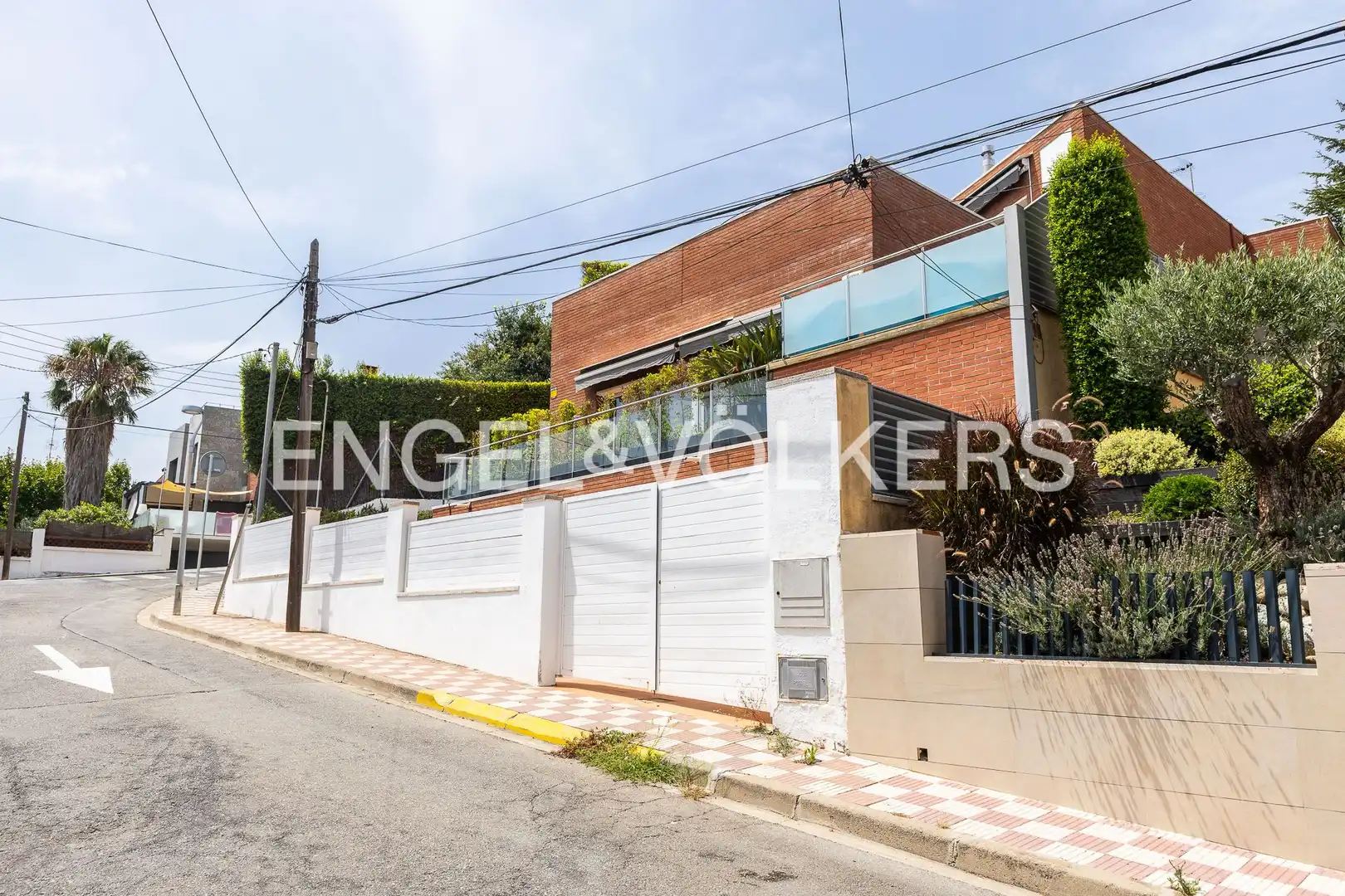 Vista exterior de Casa o xalet en venda en El Masnou amb Aire condicionat, Calefacció i Jardí privat