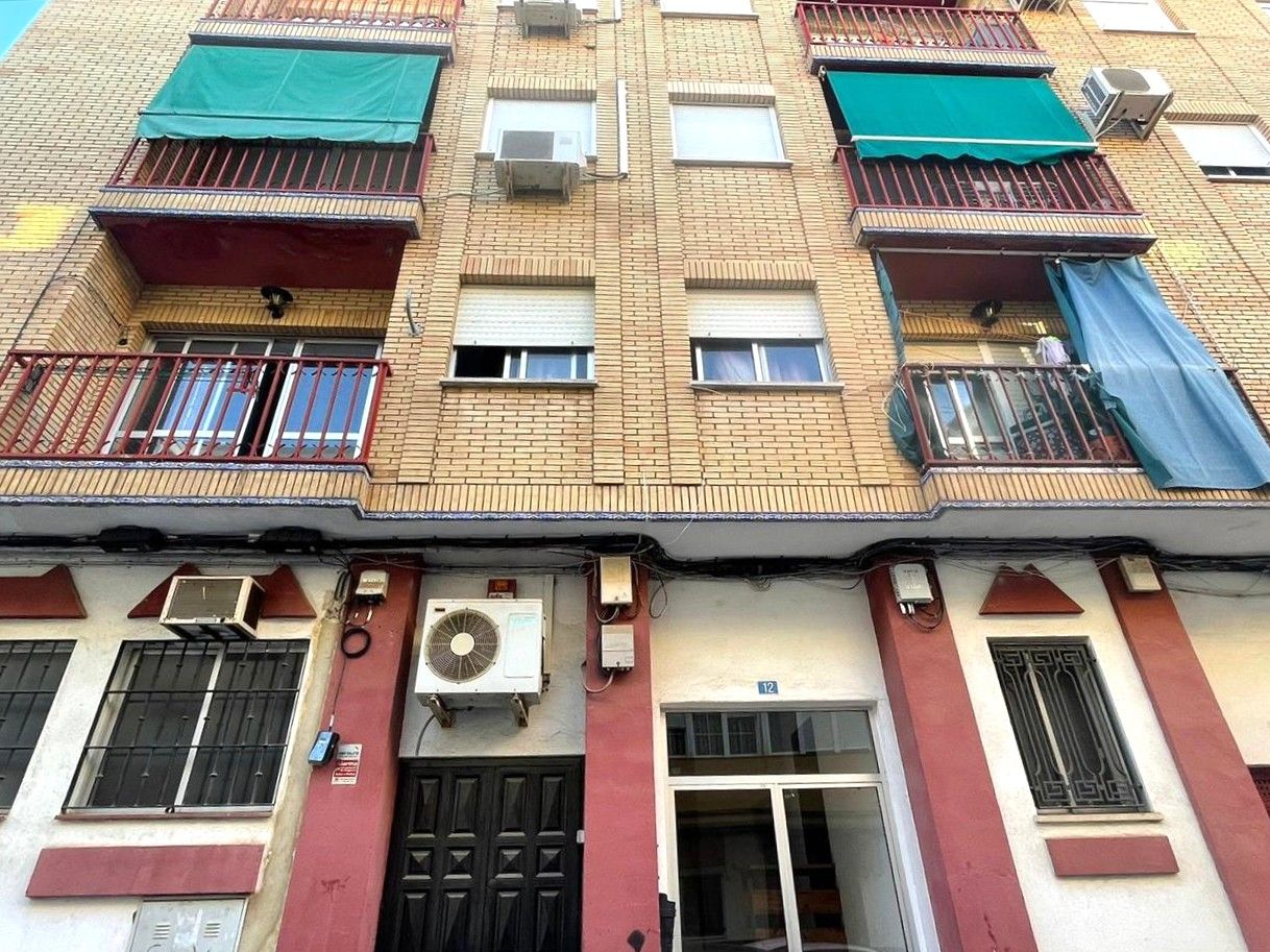 Vista exterior de Piso en venta en  Huelva Capital