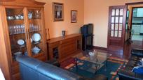 Sala d'estar de Pis en venda en Moraña amb Calefacció, Parquet i Moblat