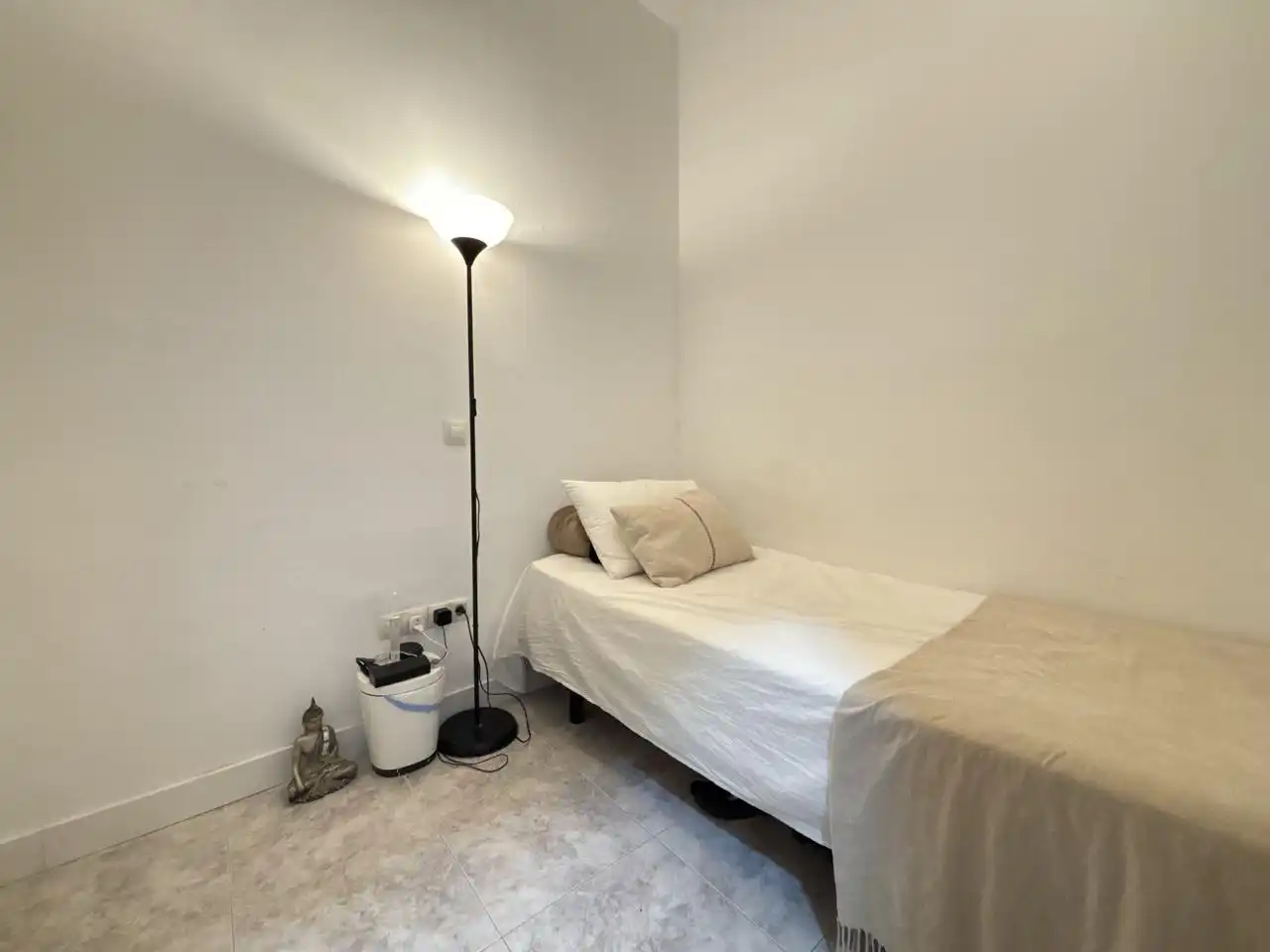 Dormitori de Planta baixa de lloguer en Madrid