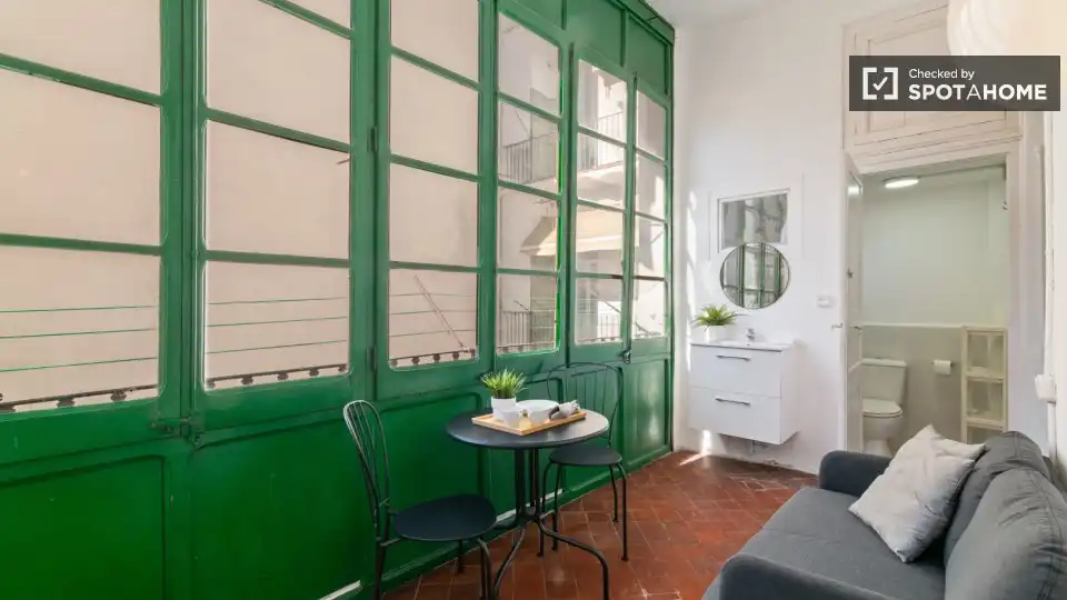 Balcony of Flat for rent in Barcelona  with Air Conditioner, Heating and Furnished