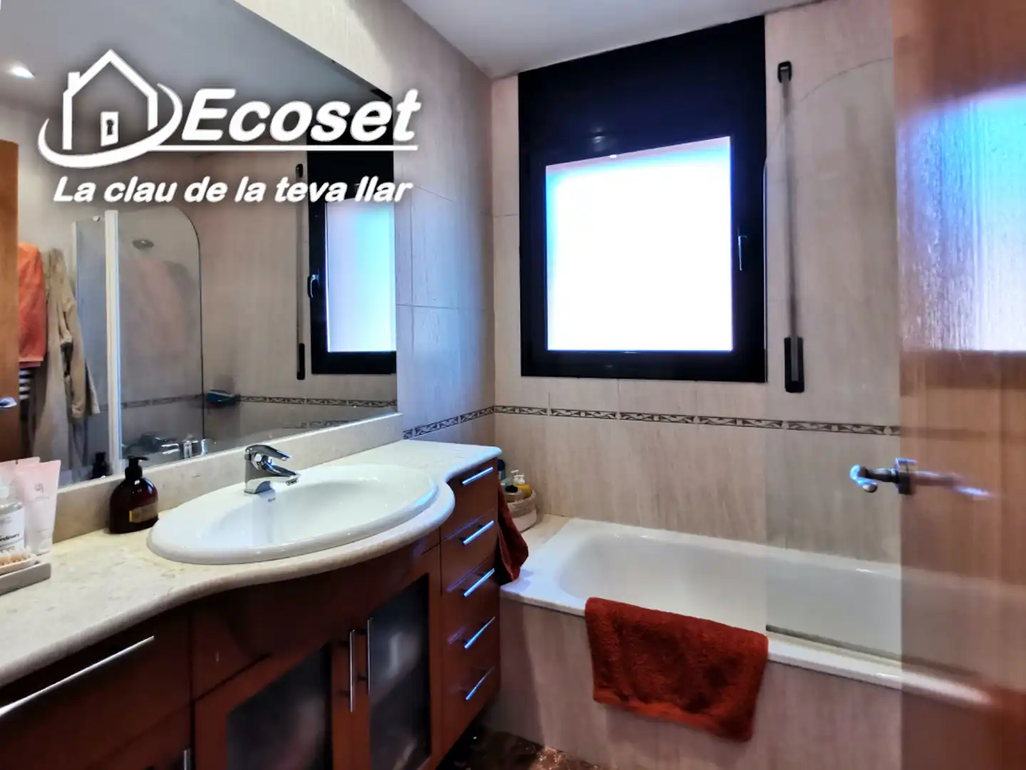 Bathroom of Houses for sale in Corbera de Llobregat  with Heating, Private garden and Parquet flooring