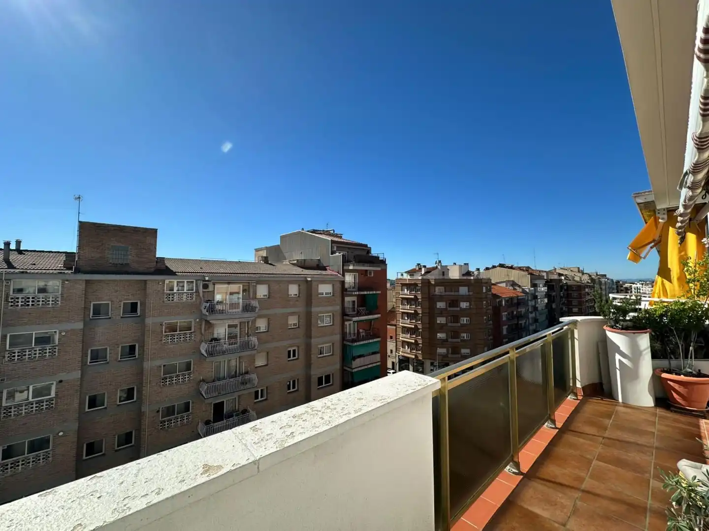 Exterior view of Attic for sale in Nord-est