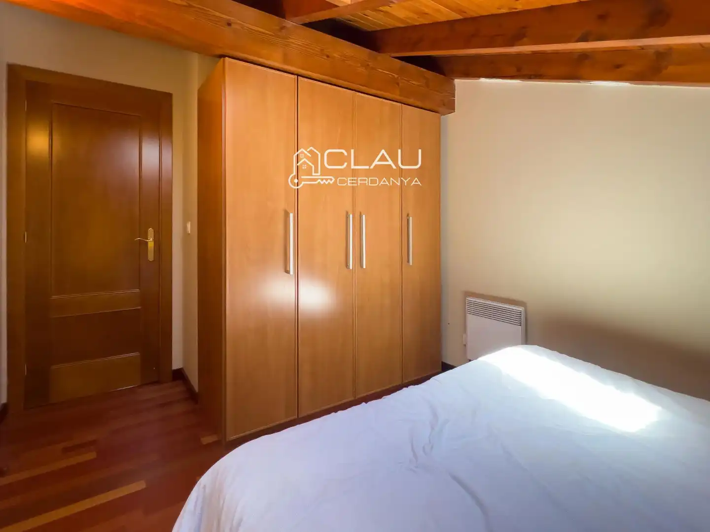 Bedroom of Duplexes for rent in Osséja  with Heating, Parquet flooring and Terrace
