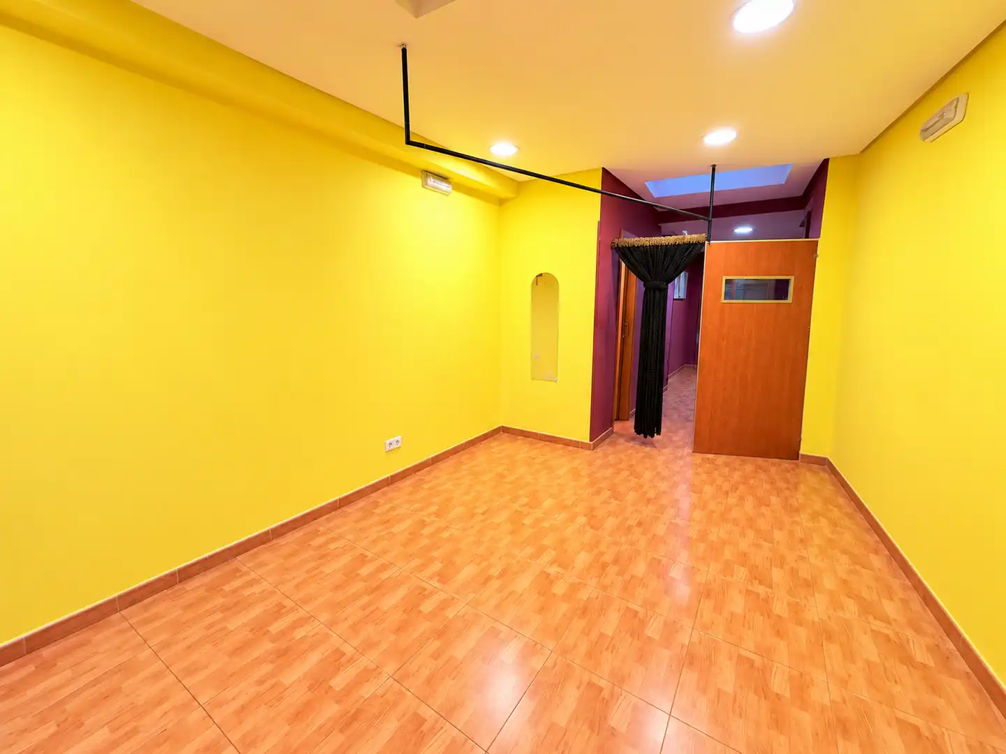 Business premises for sale in Carrer de Font i Monteros, imagen 13