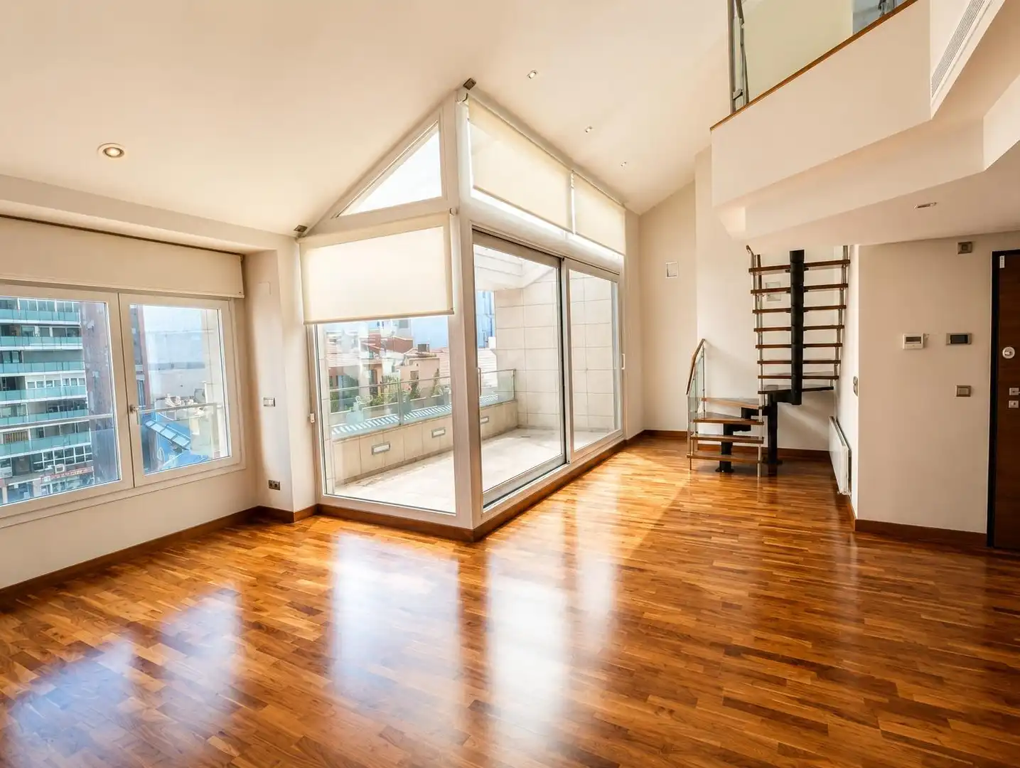 Sala d'estar de Àtic de lloguer en Alicante / Alacant amb Calefacció, Parquet i Terrassa