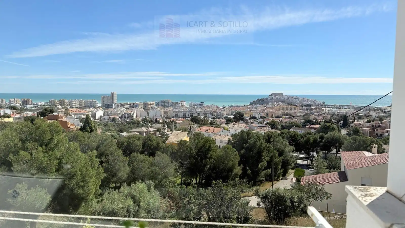 Vista exterior de Pis en venda en Peñíscola / Peníscola amb Aire condicionat, Calefacció i Jardí privat