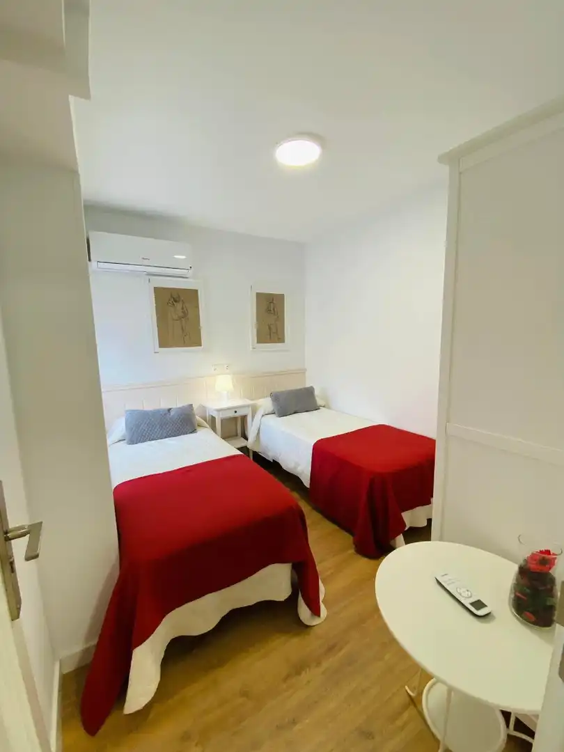 Dormitori de Apartament de lloguer en Torrevieja amb Aire condicionat, Moblat i Rentadora