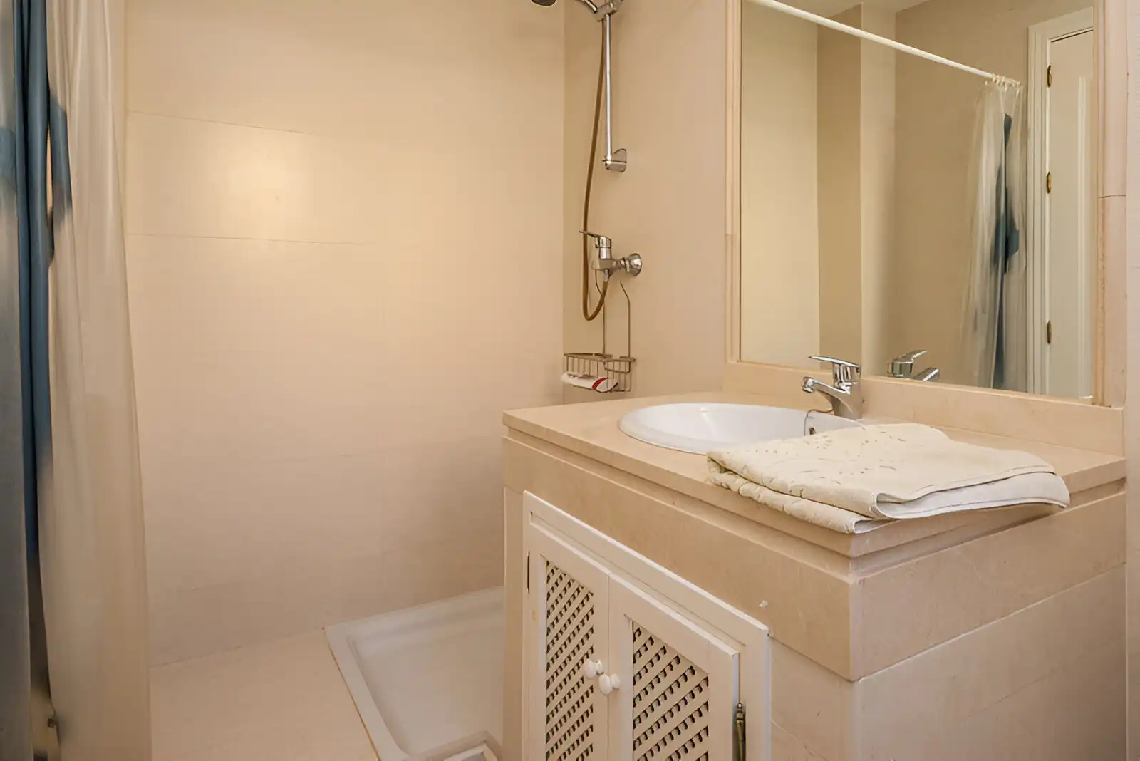 Bany de Apartament en venda en Marbella amb Aire condicionat i Terrassa
