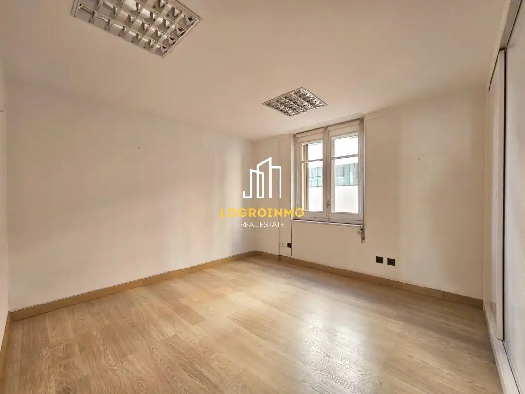 Flat for sale in  Logroño  with Air Conditioner, Heating and Storage room