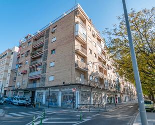 Exterior view of Flat for sale in  Granada Capital