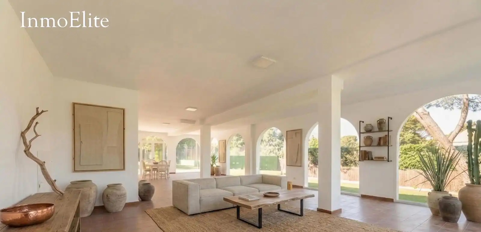 Sala d'estar de Casa o xalet en venda en Pozuelo de Alarcón amb Aire condicionat, Calefacció i Jardí privat