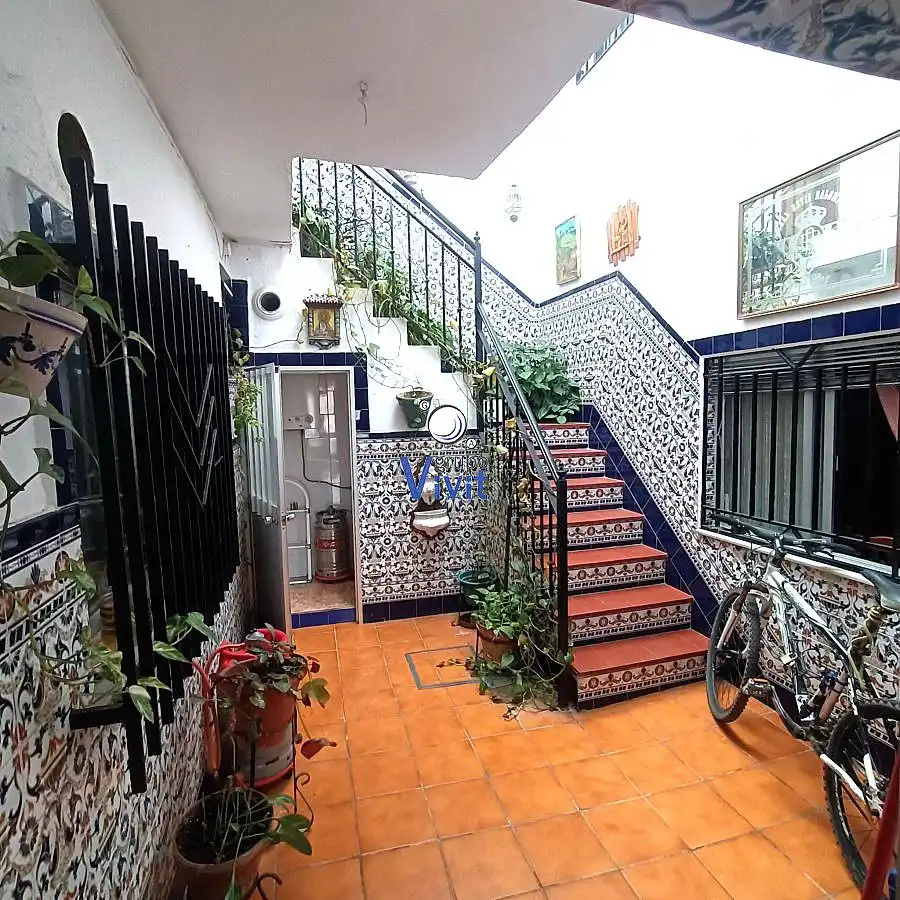 Houses for sale in Alcalá de Guadaira  with Storage room