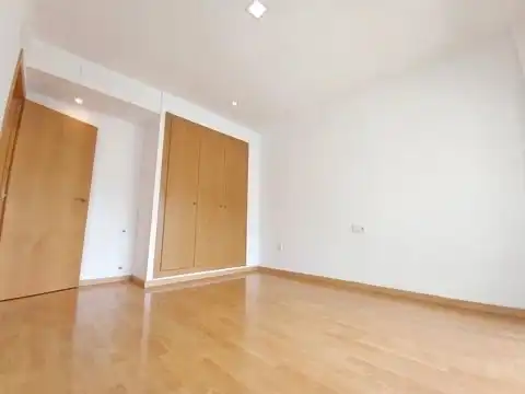 Habitación de Ático en venta en Chiva con Terraza y Balcón