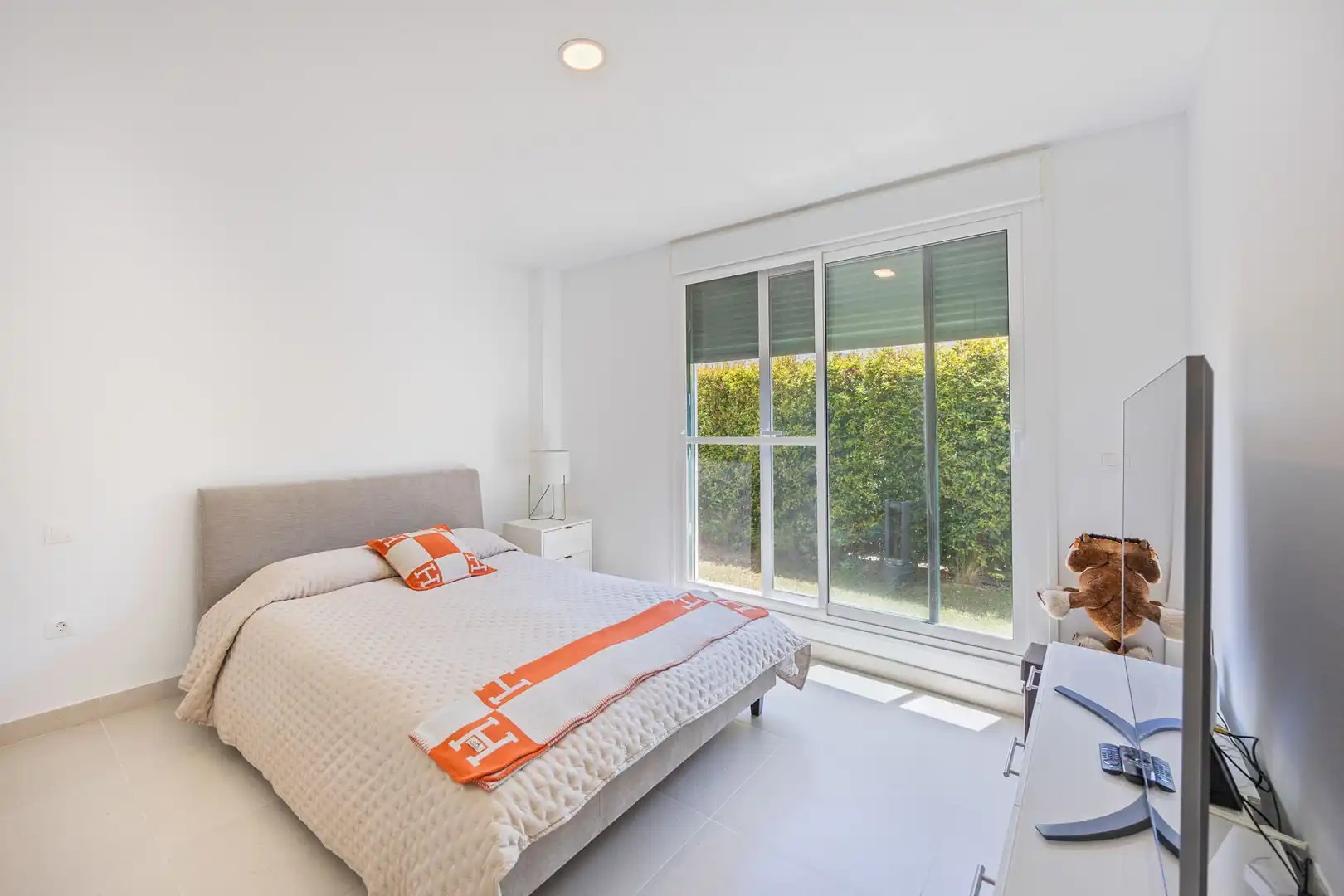 Habitación de Planta baja en venta en Sotogrande con Aire acondicionado, Calefacción y Jardín privado