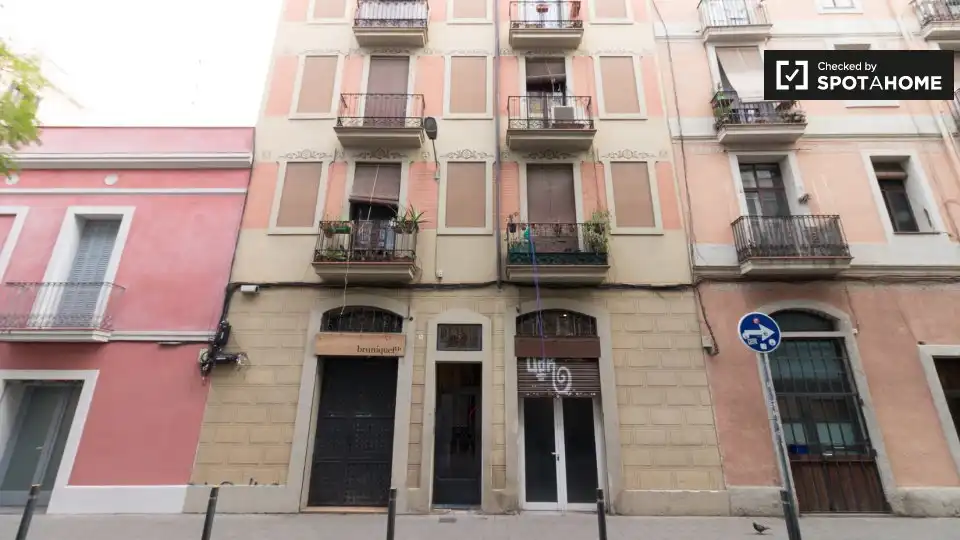 Vista exterior de Pis per a compartir en Barcelona amb Aire condicionat, Calefacció i Moblat