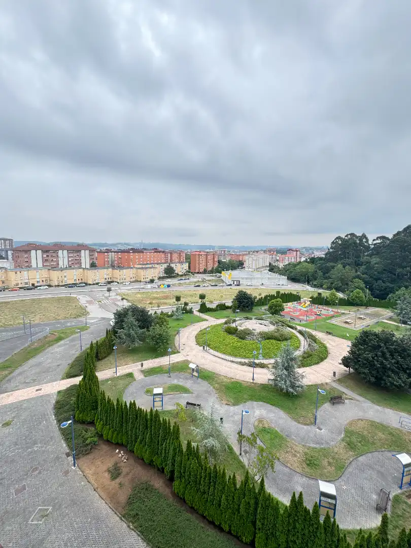Parking de Ático en venta en Avilés con Calefacción, Parquet y Terraza