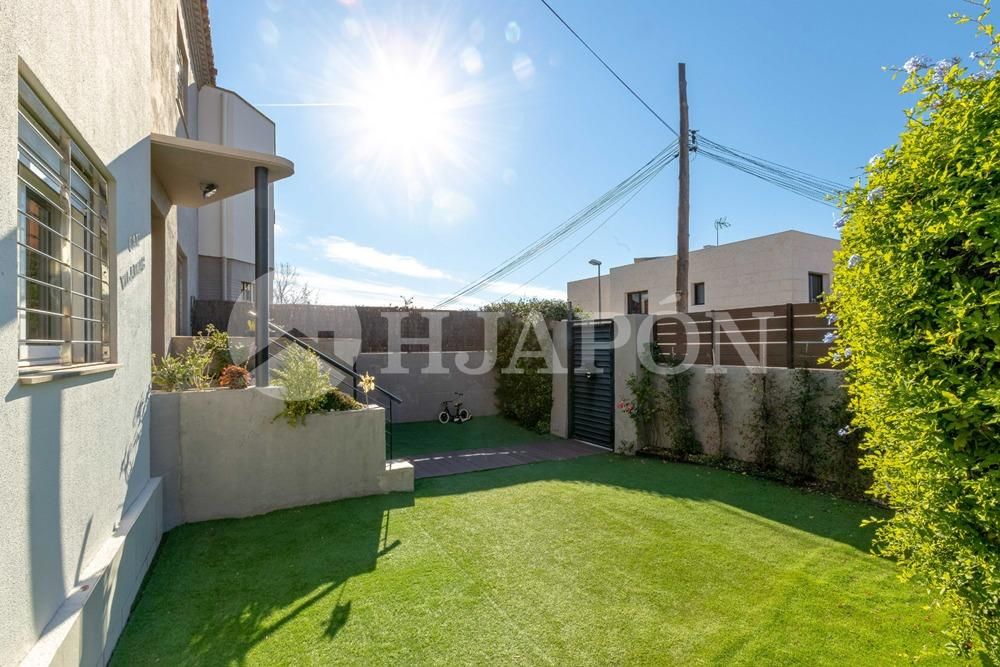 Garden of Single-family semi-detached for sale in Alella  with Air Conditioner, Heating and Private garden