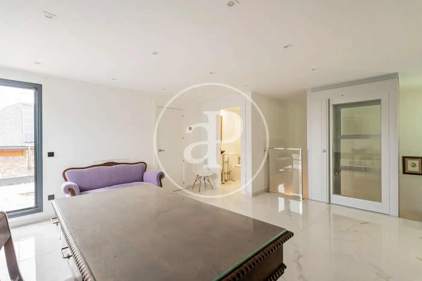 Habitación de Casa adosada en venta en Pozuelo de Alarcón con Aire acondicionado, Calefacción y Jardín privado