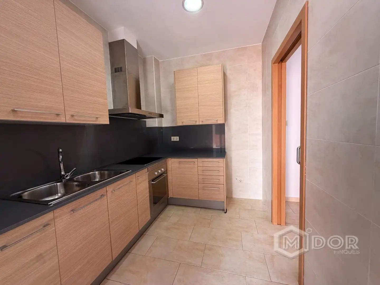 Flat with lift for sale in Carrer de Santa Magdalena 98, imagen 4