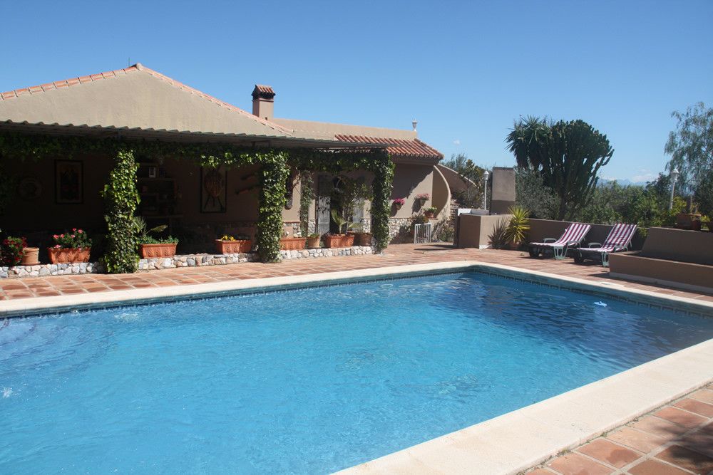 Swimming pool of Country house for sale in Alhaurín El Grande  with Air Conditioner, Private garden and Terrace