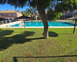 Piscina de Casa o xalet en venda en Montequinto amb Aire condicionat, Traster i Piscina