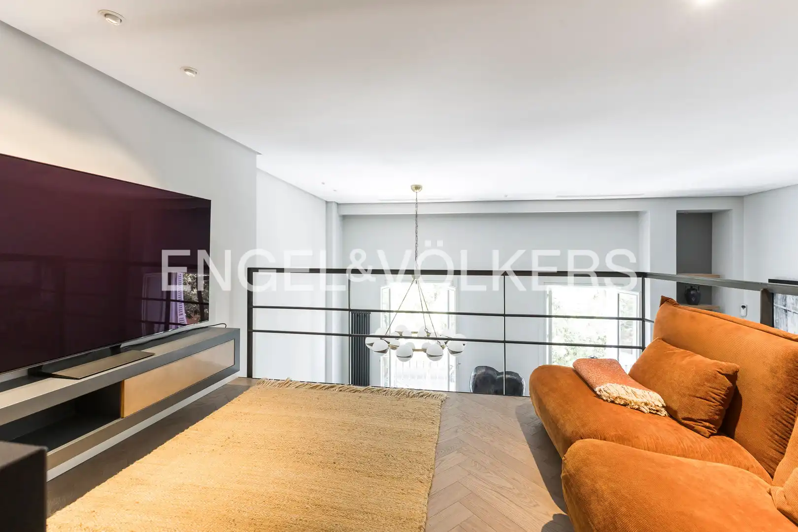 Living room of Flat for sale in Madrid  with Air Conditioner, Heating and Storage room