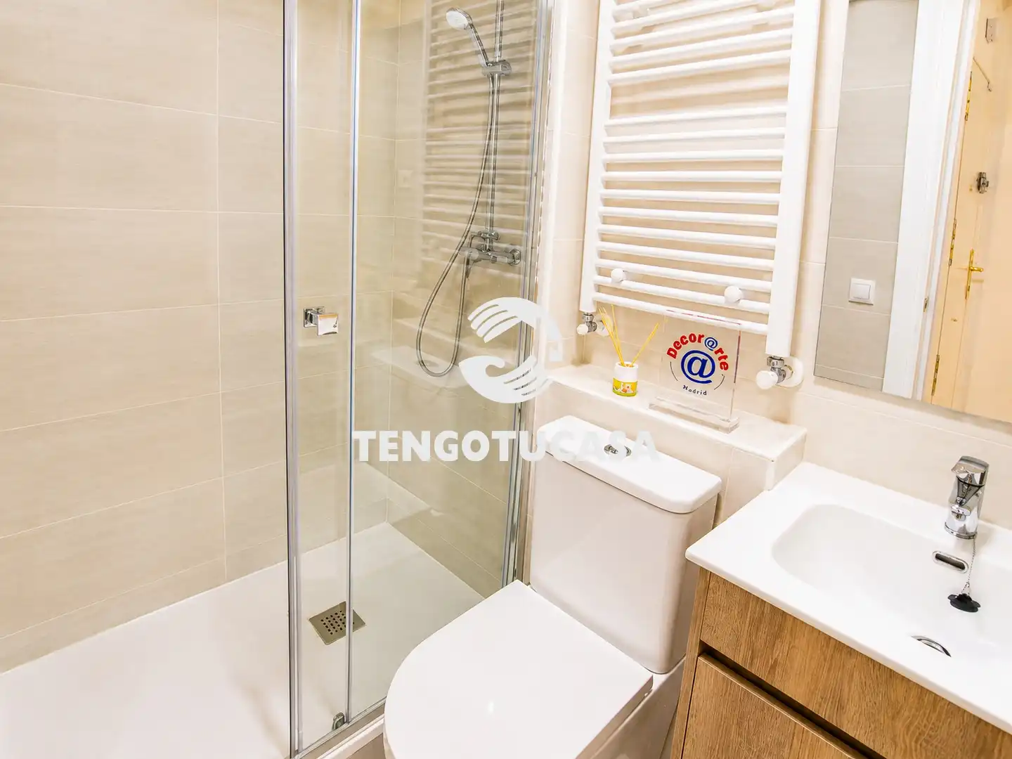 Bathroom of Flat for sale in Madrid  with Air Conditioner, Furnished and Oven