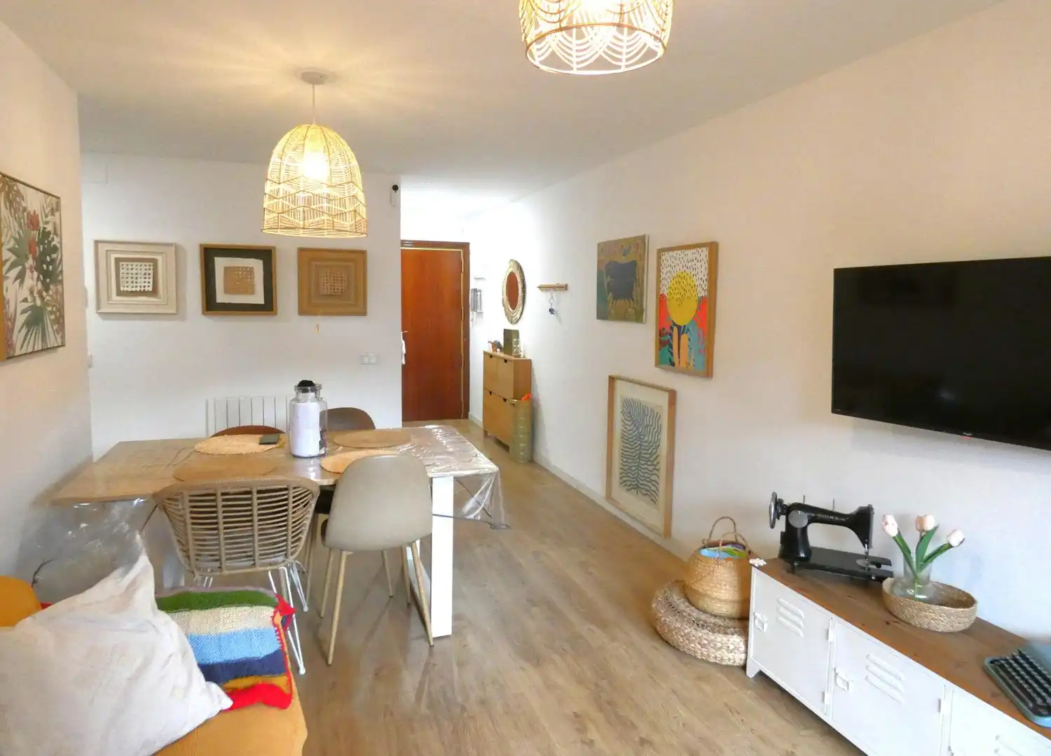 Sala de estar de Piso en venta en Santa Coloma de Gramenet con Aire acondicionado, Calefacción y Parquet