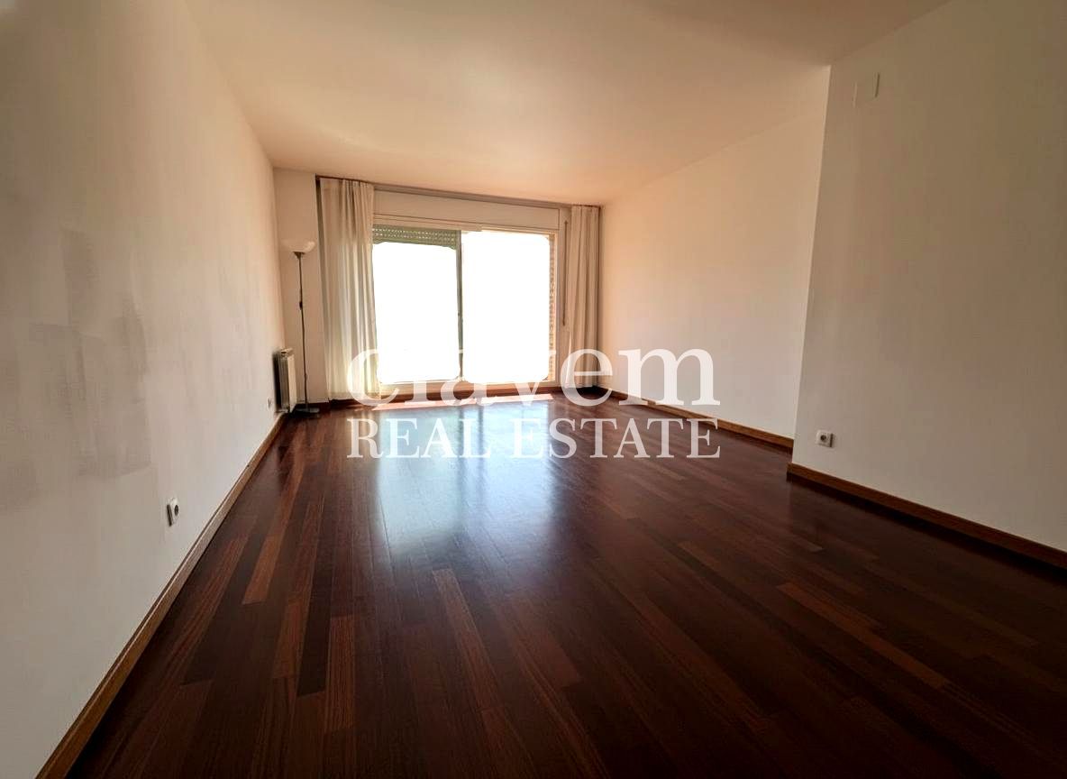 Dormitori de Pis de lloguer en  Barcelona Capital amb Terrassa