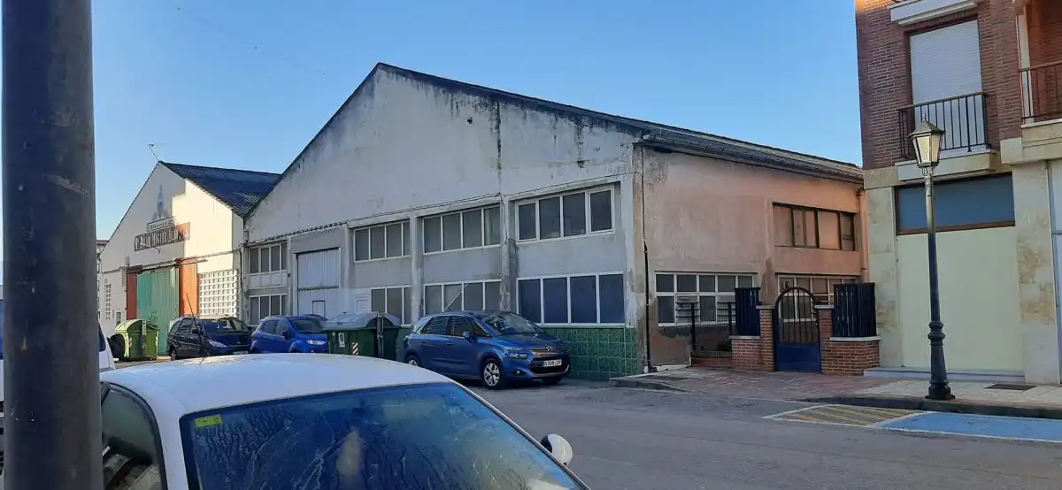 Vista exterior de Nave industrial en venta en Colindres