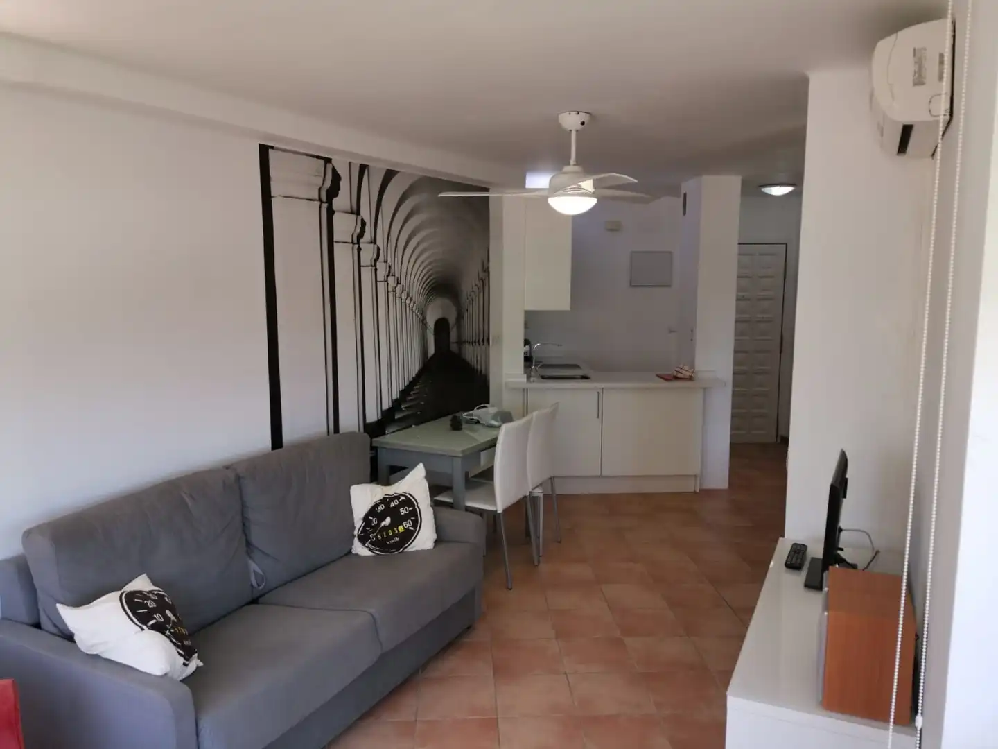 Sala d'estar de Apartament en venda en Algarrobo amb Moblat
