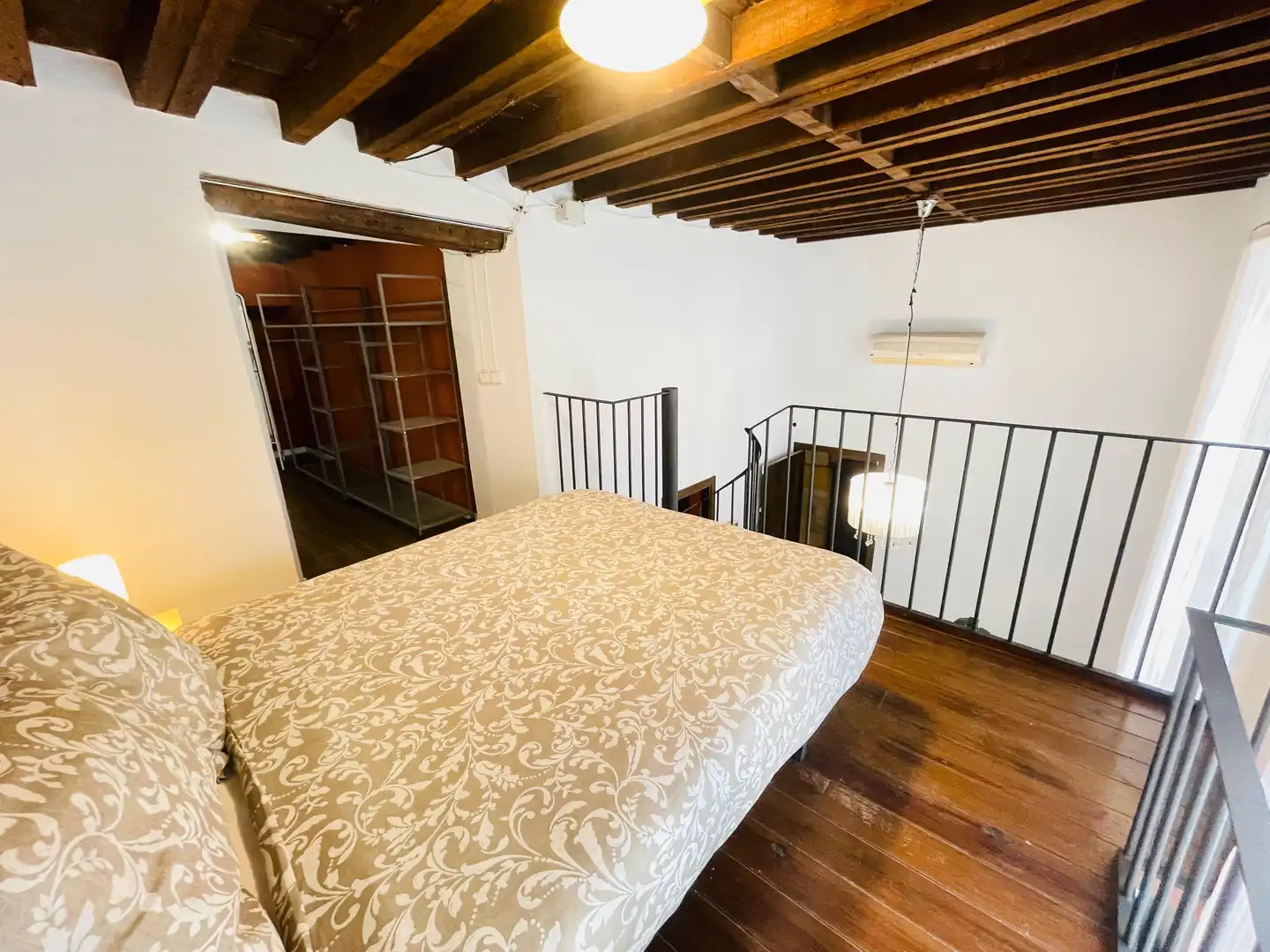 Dormitori de Dúplex de lloguer en Málaga amb Aire condicionat, Calefacció i Moblat
