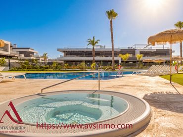 Apartment mit Pool zur Miete in Avenida Reverendo Francisco Sarrio Paya 12