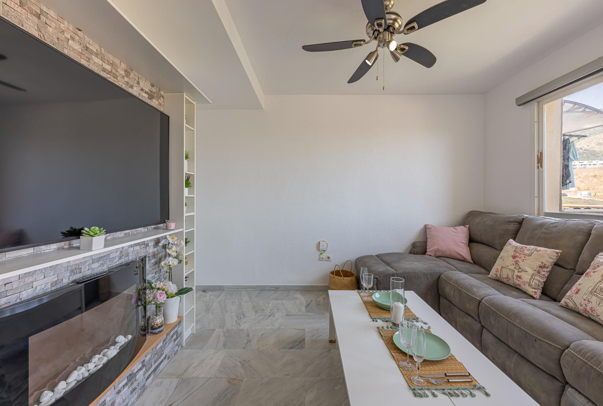Living room of Apartment for sale in Fuengirola  with Private garden, Terrace and Balcony