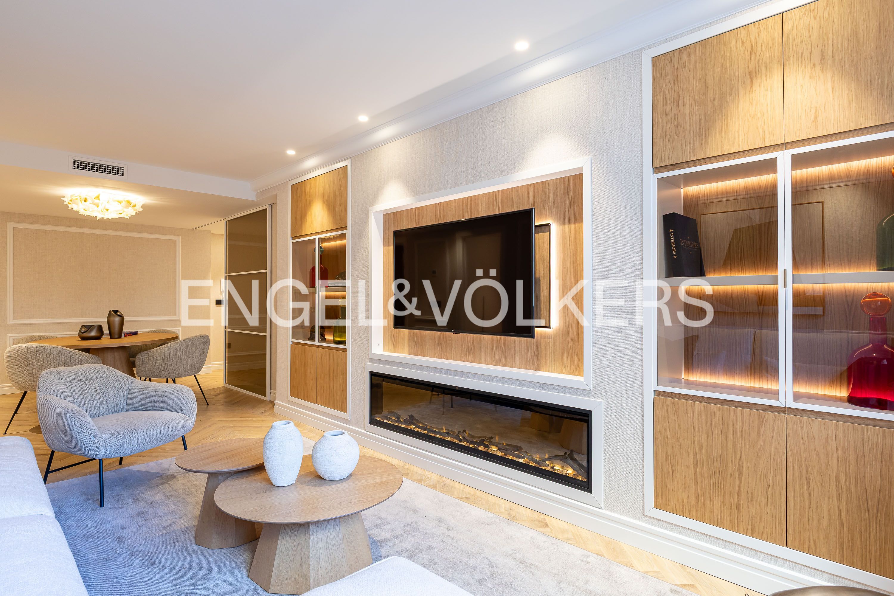 Sala d'estar de Pis en venda en  Madrid Capital amb Aire condicionat, Calefacció i Moblat