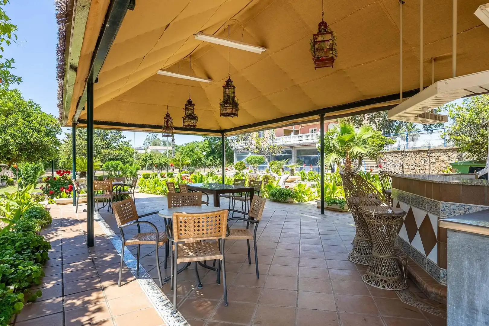 Terraza de Finca rústica en venta en Sanlúcar la Mayor con Calefacción, Jardín privado y Terraza
