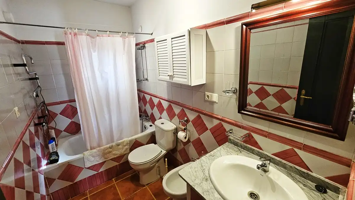 Baño de Finca rústica en venta en Cortegana con Jardín privado, Terraza y Piscina