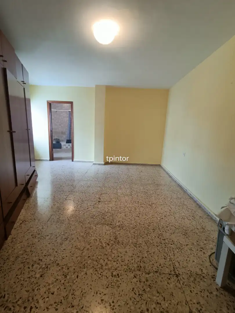 Wohnung zum Verkauf in Plasencia mit Klimaanlage, Heizung und Parkett