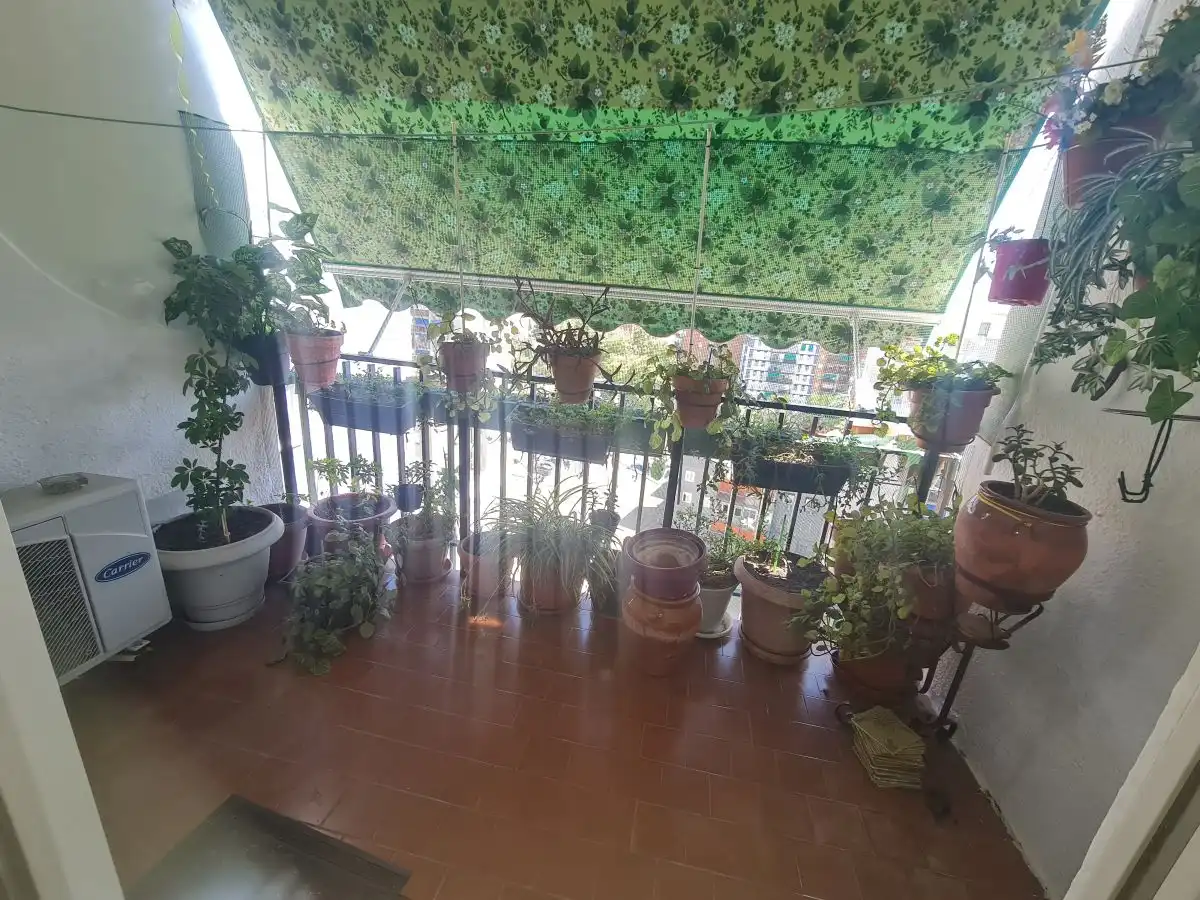 Flat with garden for sale in Calle de Reinosa
