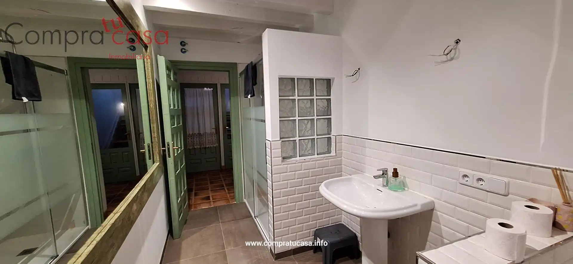 Bany de Casa o xalet en venda en La Lastrilla  amb Calefacció, Jardí privat i Terrassa