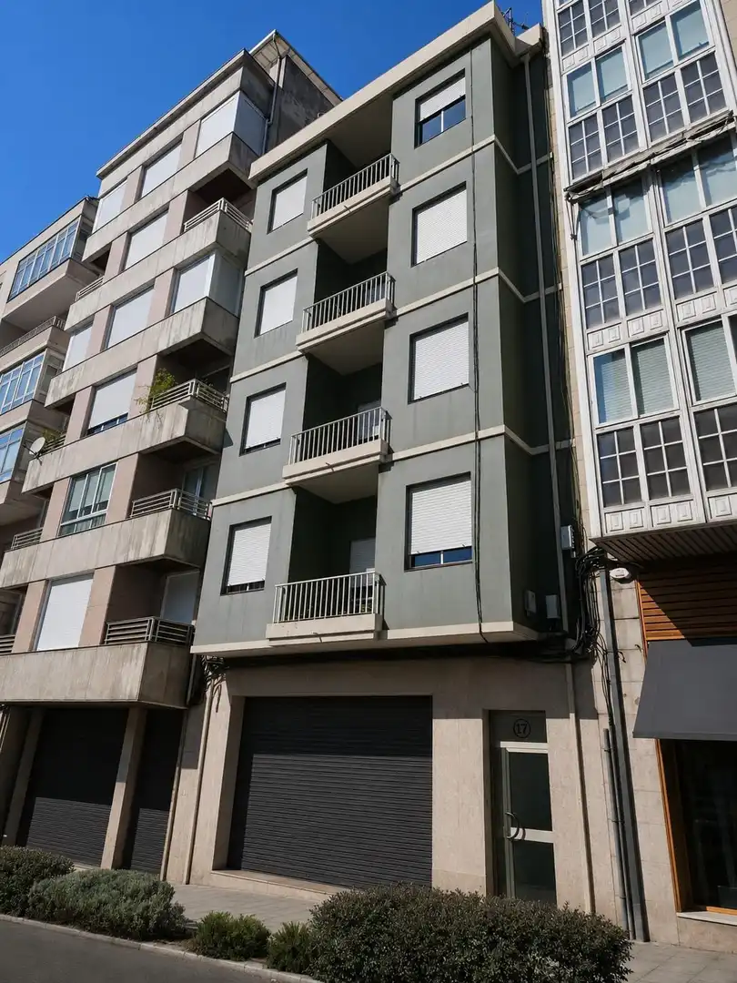 Vista exterior de Edifici en venda en Ourense Capital 