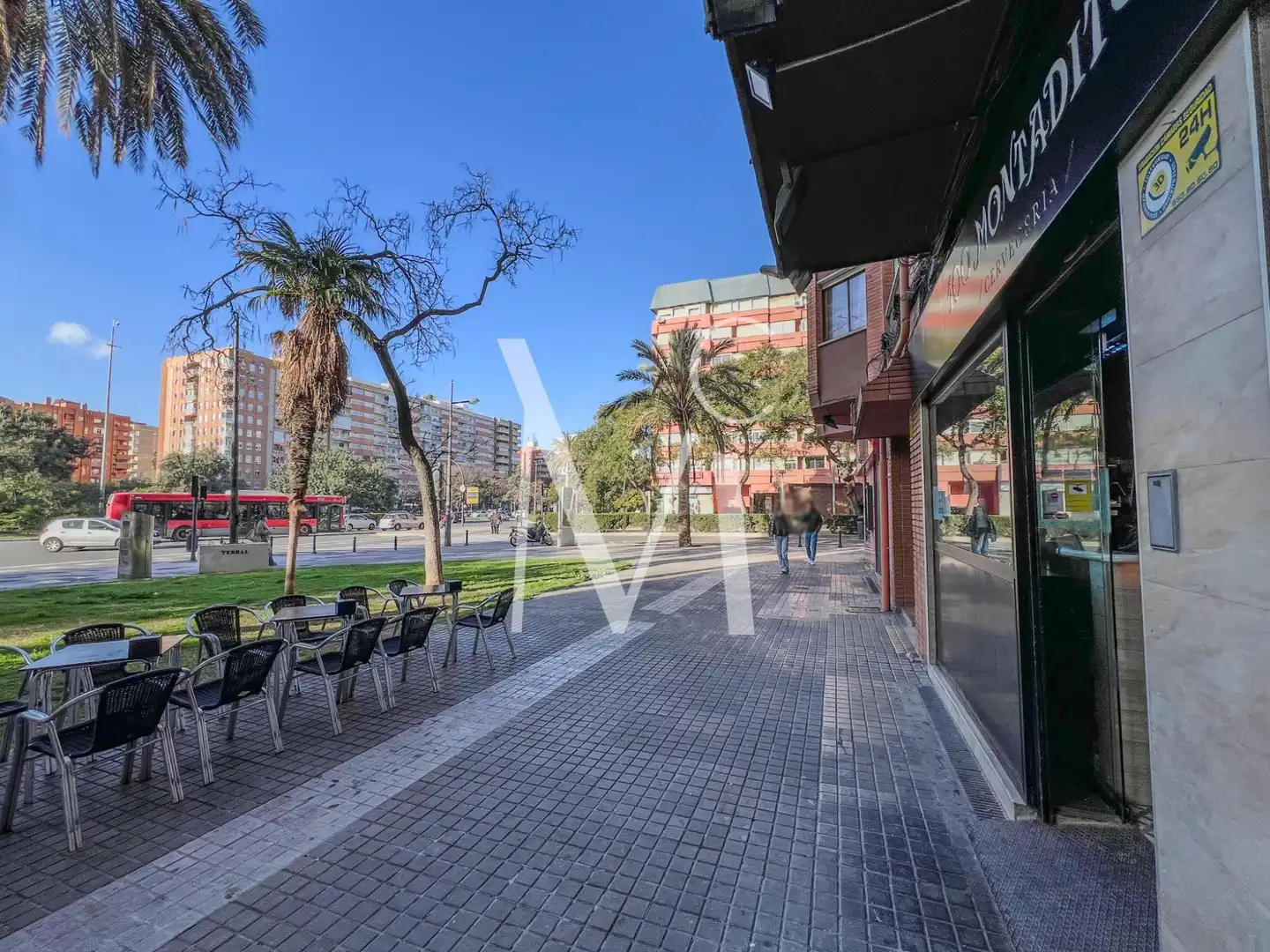 Vista exterior de Local de alquiler en Valencia