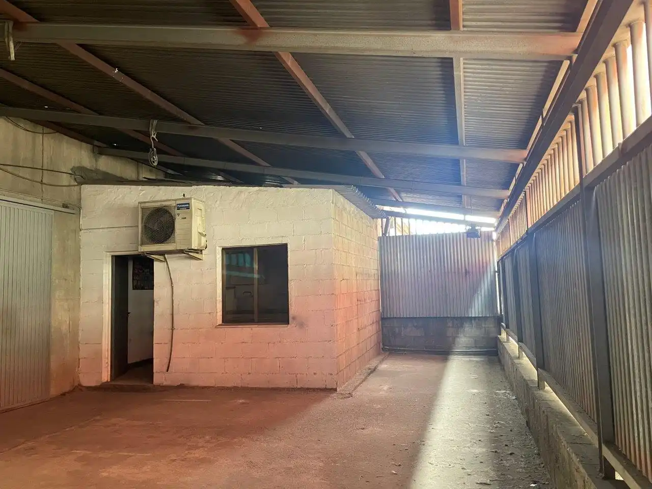 Nau industrial en venda en Sant Andreu de la Barca amb Alarma