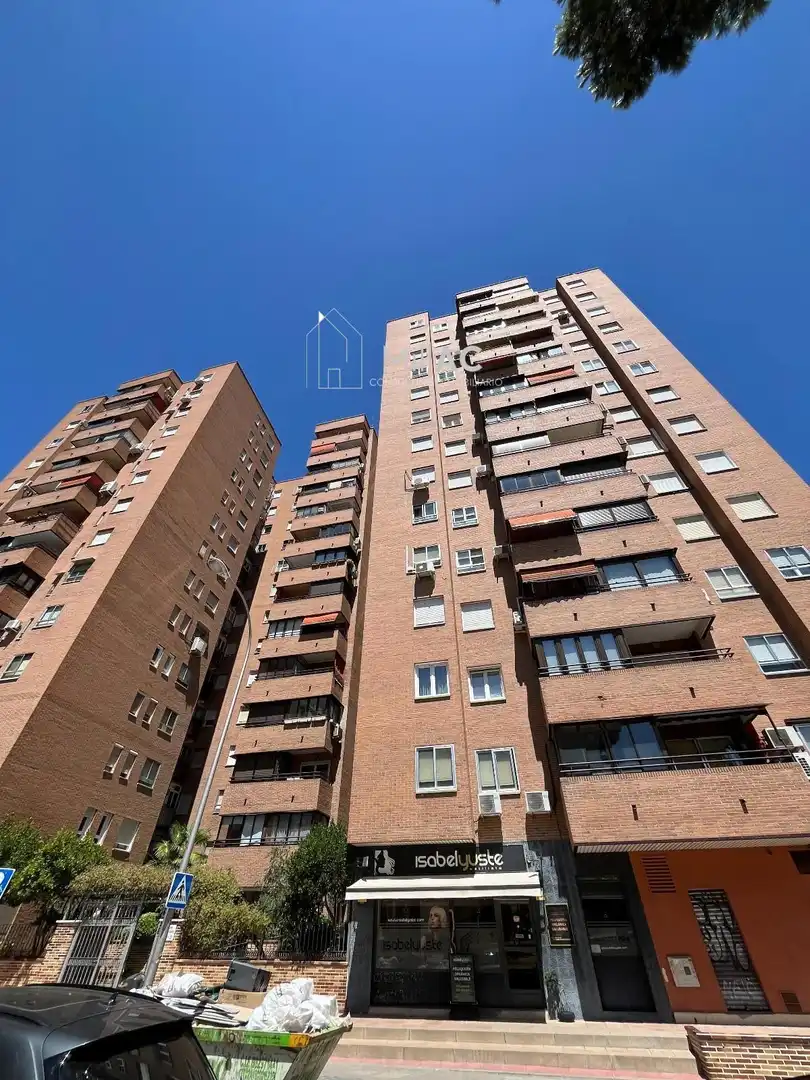 Vista exterior de Piso en venta en Madrid con Aire acondicionado, Calefacción y Terraza