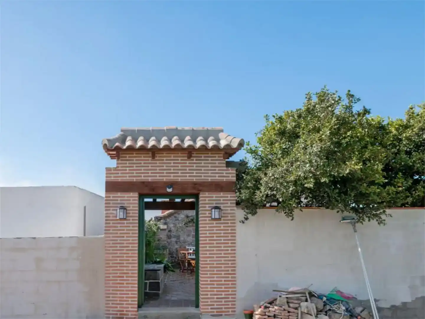 Vista exterior de Finca rústica de lloguer en Conil de la Frontera amb Aire condicionat, Jardí privat i Piscina